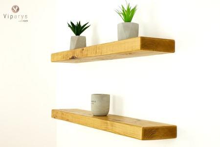 Rustikale schwebende Regale...