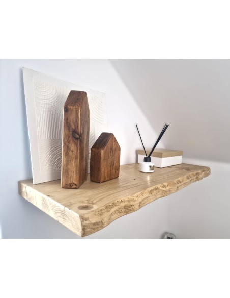 Étagère flottante à bord naturel en épicéa – 30 × 4 cm