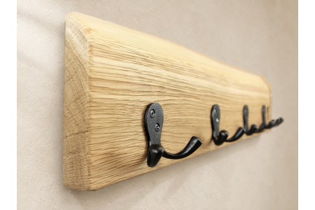 Live Edge Garderobe aus Eiche