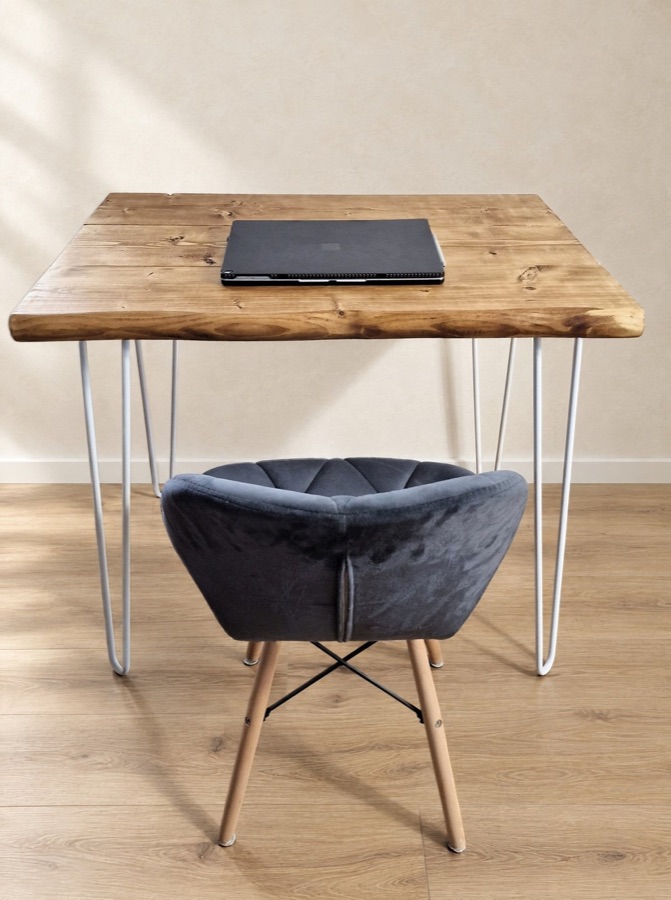 Live edge desk – white legs